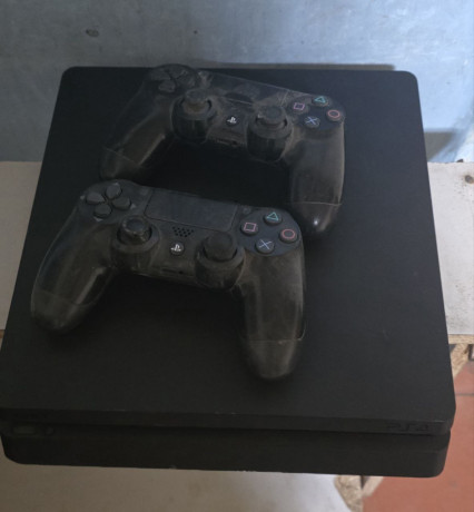 prodam-ps4-slim-ne-rabocii-v-servise-prigovorili-blok-pitanie-big-0