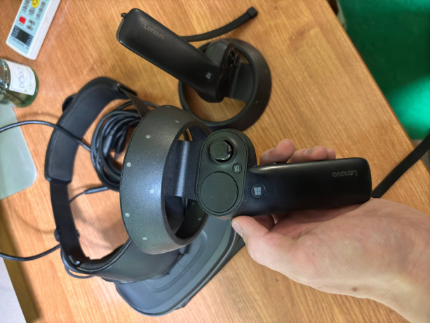 prodam-srocno-lenovo-vr-explorer-big-2