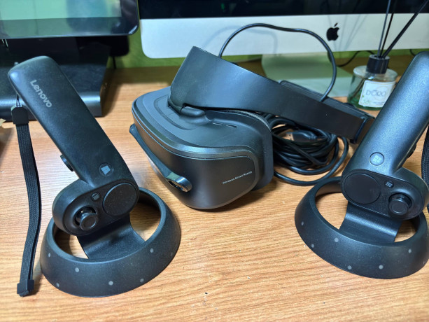 prodam-srocno-lenovo-vr-explorer-big-3