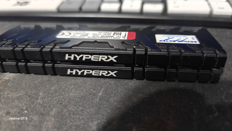 ozu-kingston-hyperx-predator-ddr4-3200-xmp-15-taimingi-rabotaet-na-17-taimingax-na-3600-snial-s-ra-big-2
