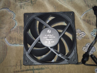 prodam-ventiliatory-lian-li-a1228h12s-c