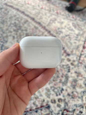 airpods-pro-1-pokolenie-big-1