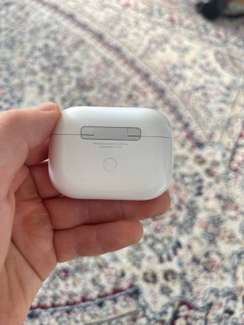 airpods-pro-1-pokolenie-big-2