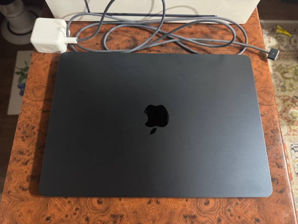 prodam-macbook-air-m2-big-1
