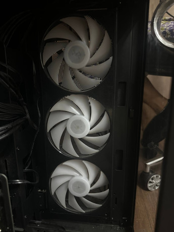 prodam-korpus-deepcool-ch780-big-3