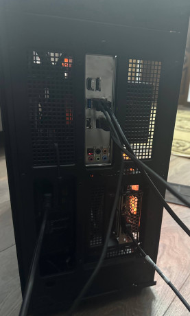 prodam-korpus-deepcool-ch780-big-2