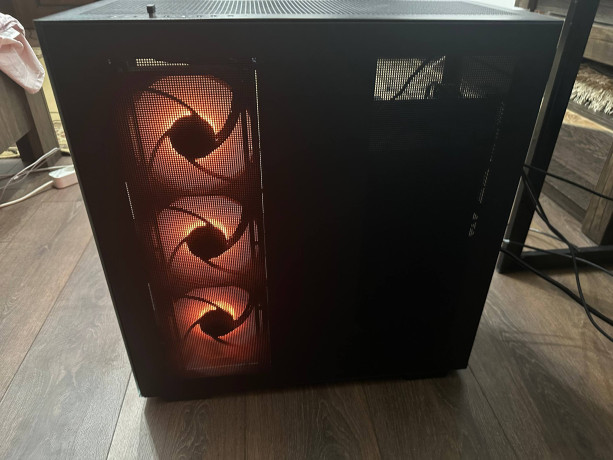 prodam-korpus-deepcool-ch780-big-1