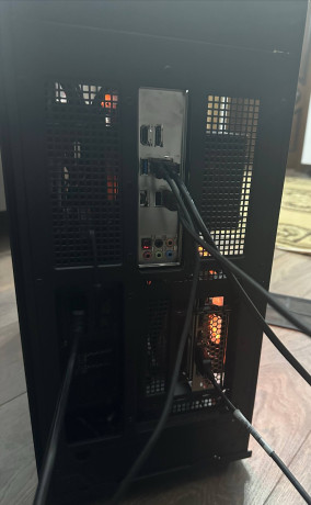 prodam-korpus-deepcool-ch780-big-2