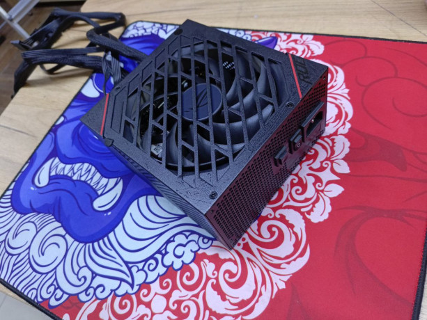 blok-pitaniia-750w-gold-big-0