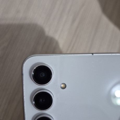 obmeniaiu-samsung-s24fe-256gb-s-kosiakami-po-korpusu-na-rtx5060-big-4