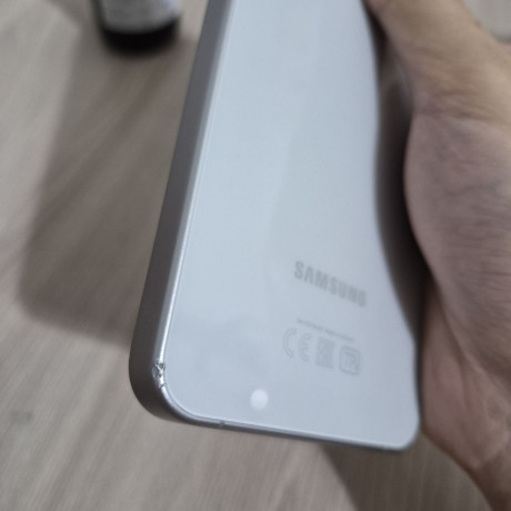 obmeniaiu-samsung-s24fe-256gb-s-kosiakami-po-korpusu-na-rtx5060-big-2