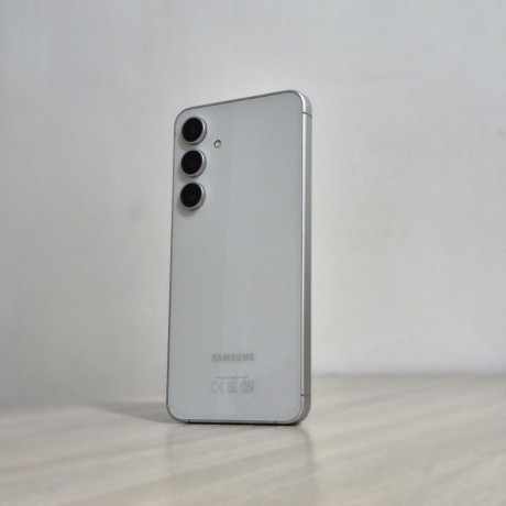 obmeniaiu-samsung-s24fe-256gb-s-kosiakami-po-korpusu-na-rtx5060-big-1