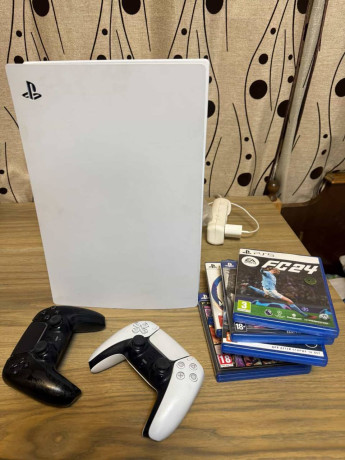 sony-playstation-5-825g6-c-big-0