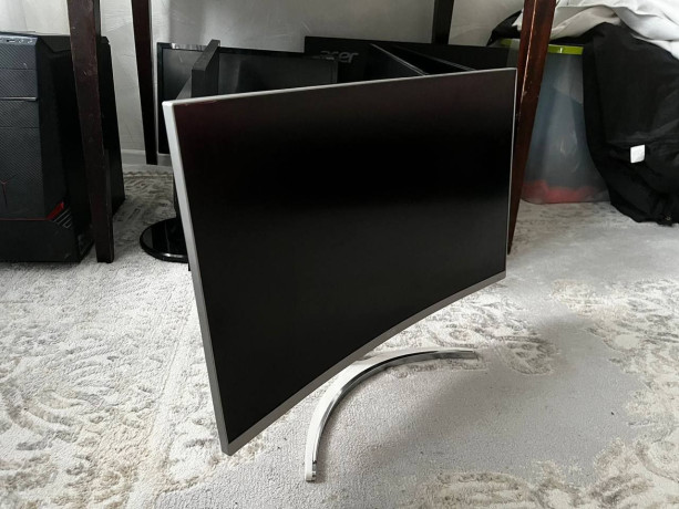 aoc-c27g2z-27-240hz-big-2