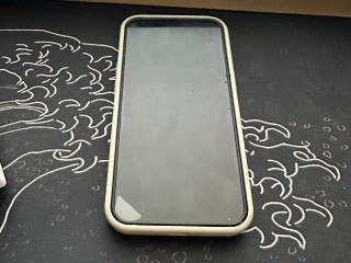 zdravstvuite-prodaiu-telefon-iphone-14-na-128-gb-v-belom-cvete-telefon-vsegda-byl-v-cexle-i-s-zashhit