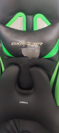 prodam-kreslo-dxracer-est-kocki-vnizu-na-pokrytii-oblezla-odna-poduska-big-2