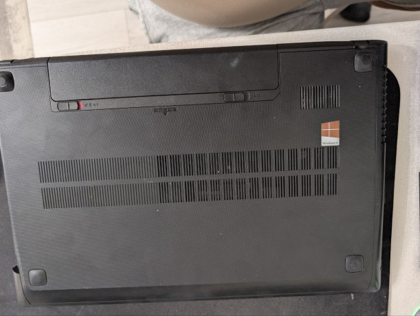 prodaetsia-noutbukv-komplekte-tolko-zariadka-big-1