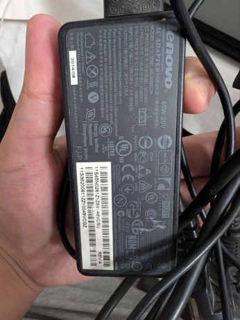 prodaetsia-noutbukv-komplekte-tolko-zariadka-big-2