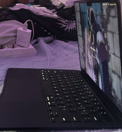 macbook-air-2022-goda-na-processore-m2-big-1