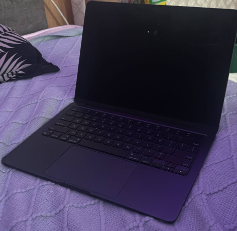 macbook-air-2022-goda-na-processore-m2-big-0