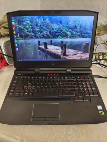 moshhnyi-hp-omen-17x-big-0