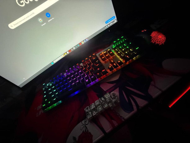 igrovaia-klaviatura-ot-bloody-b760-s-podcvetkoi-15k-tenge-2-igrovyx-kovrika-i-keikapov-v-podarok-big-2