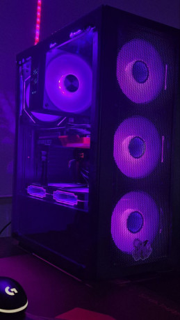 korpus-wintek-magic-l204-b-m-tg-s-6-argb-kulerami-prism-s-effektom-beskonecnosti-kontroller-argb-v-big-3