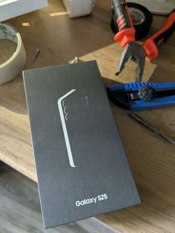 galaxy-s25-v-sinem-cvete-telefon-v-idealnom-sostoianii-so-dnia-pokupki-v-cexle-i-nakleeno-steklo-p-big-0