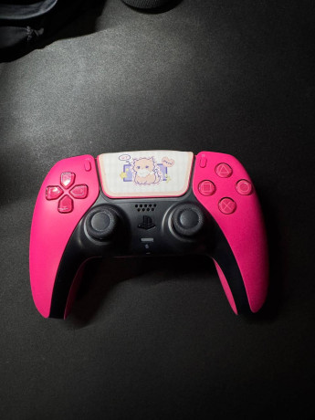 prodam-rozovyi-dualsense-v-otlicnom-sostoianii-cena-22k-drifta-stikov-net-big-2