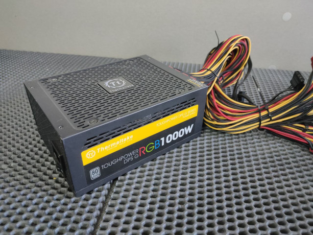 prodaiu-blok-pitaniia-big-0