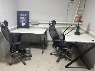 prodaiutsia-dva-stola-i-dva-stula-tolko-samovyvoz