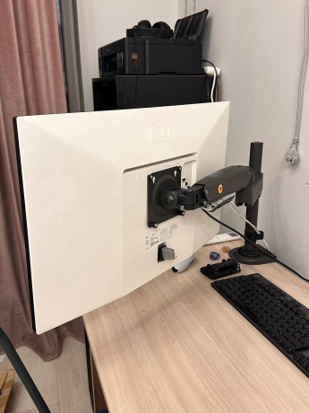 monitor-lg-27ul500-w-big-1