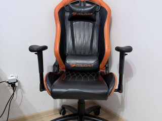 prodam-igrovoe-kreslo-cougar