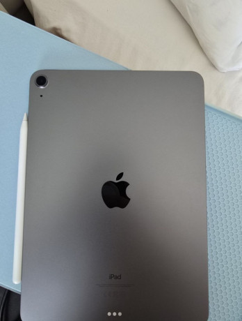 prodaetsia-ipad-air-4gen-256gb-cvet-silver-planset-v-xorosem-sostoianii-akkumuliator-93-i-158-cik-big-2