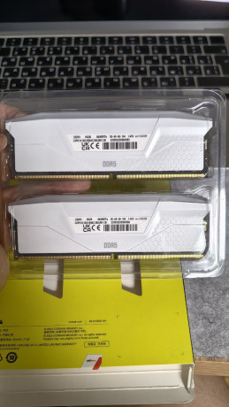 prodam-operativnuiu-pamiat-corsair-vengeance-rgb-ddr5-32gb-16gbx2-castota-6400-big-0