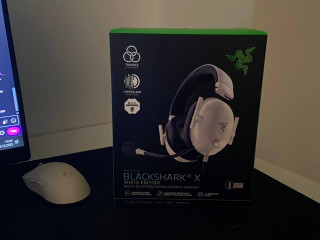 nausniki-razer-blackshark-v2-x-belyi