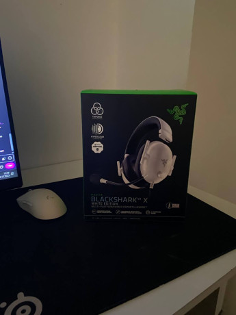 nausniki-razer-blackshark-v2-x-belyi-big-0