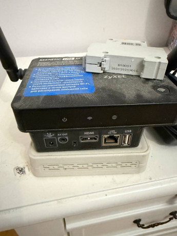 prodam-routery-5k-polzovalsia-sam-zyxel-rabotaet-bez-problem-ostalnye-ne-proverial-big-2