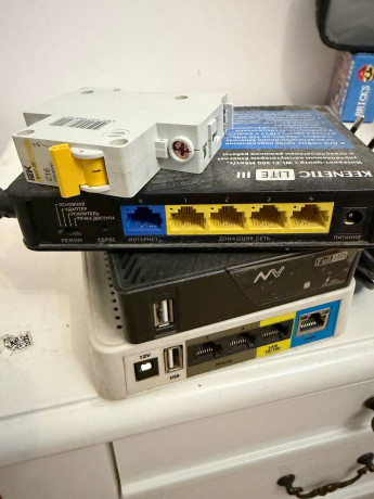 prodam-routery-5k-polzovalsia-sam-zyxel-rabotaet-bez-problem-ostalnye-ne-proverial-big-3