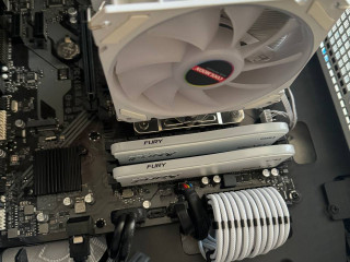 prodam-processor-inter-core-i3-13100-operativnaia-pamiat-kingston-fury-beast-16gb-ddr4-3600mhz-2x8