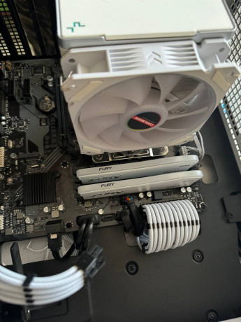 prodam-processor-inter-core-i3-13100-operativnaia-pamiat-kingston-fury-beast-16gb-ddr4-3600mhz-2x8-big-0