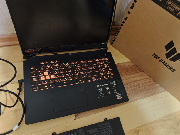 asus-tuf-gaming-a17-big-0