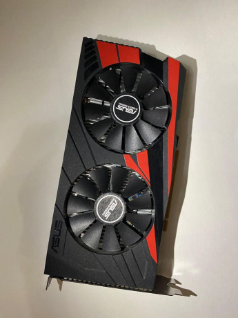 vidio-karta-gigabyte-gts-450gb-1gb-gddr5-zatycka-ne-ploxaia-obsluzena-gta5-ful-hd-50-60fps-big-0