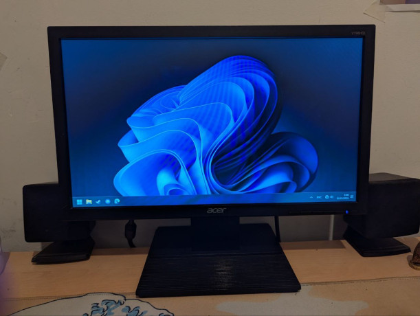 prodam-monitory-big-2