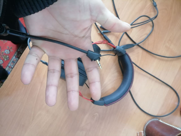 nausniki-hyperx-cloud-alpha-big-2