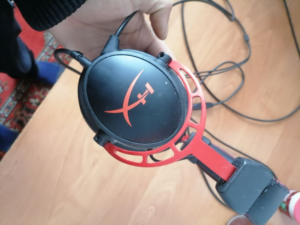 nausniki-hyperx-cloud-alpha-big-1