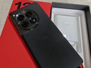 oneplus-12-16512-sborka-global-v-otlicnom-sostoianii-korobka-blok-zariadki-100vt