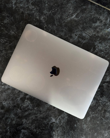 prodam-macbook-pro-2020-m1-v-idealnom-sostoianii-big-2