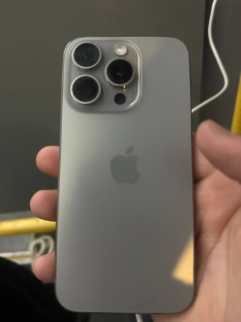 prodam-almaty-iphone-15-pro-51288-idealnyi-iz-minusa-ekran-menian-cena-205000-esli-segodnia-zabere-big-0