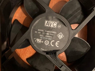 servernyi-ventiliator-avc-12038-mm-ocen-moshhnyi